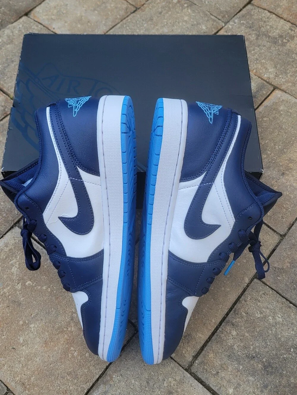 Jordan 1 Low 'Midnight Navy/University Blue'